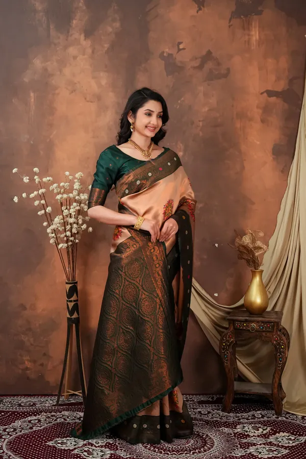 Peach_Gold_Bottle_Green_Floral_Motifs_Jacquard_Silk_Saree_Default_Title