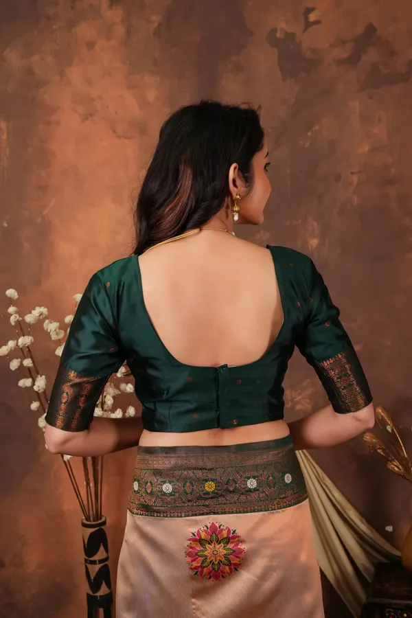 Peach_Gold_Bottle_Green_Floral_Motifs_Jacquard_Silk_Saree_Default_Title