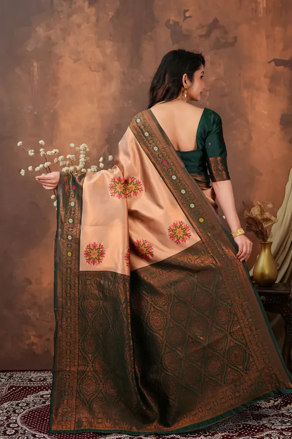 Peach_Gold_Bottle_Green_Floral_Motifs_Jacquard_Silk_Saree_Default_Title