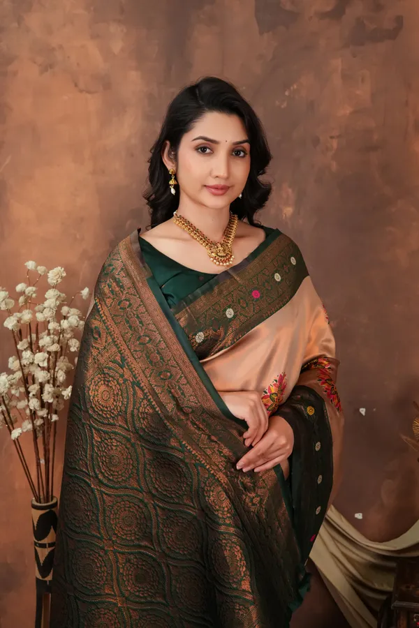 Peach_Gold_Bottle_Green_Floral_Motifs_Jacquard_Silk_Saree_Default_Title