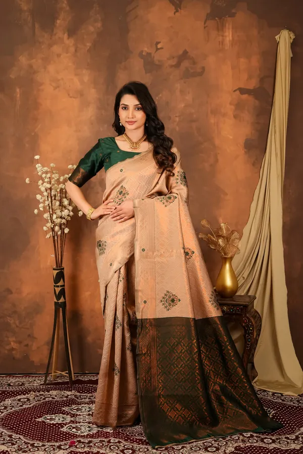 Champagne_Beige_Bottle_Green_Floral_Motifs_Jacquard_Silk_Saree_Default_Title