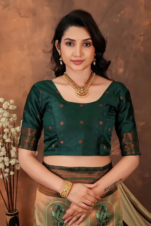 Antique_Gold_Forest_Green_Jacquard_Silk_Saree_With_Traditional_Motifs_Default_Title