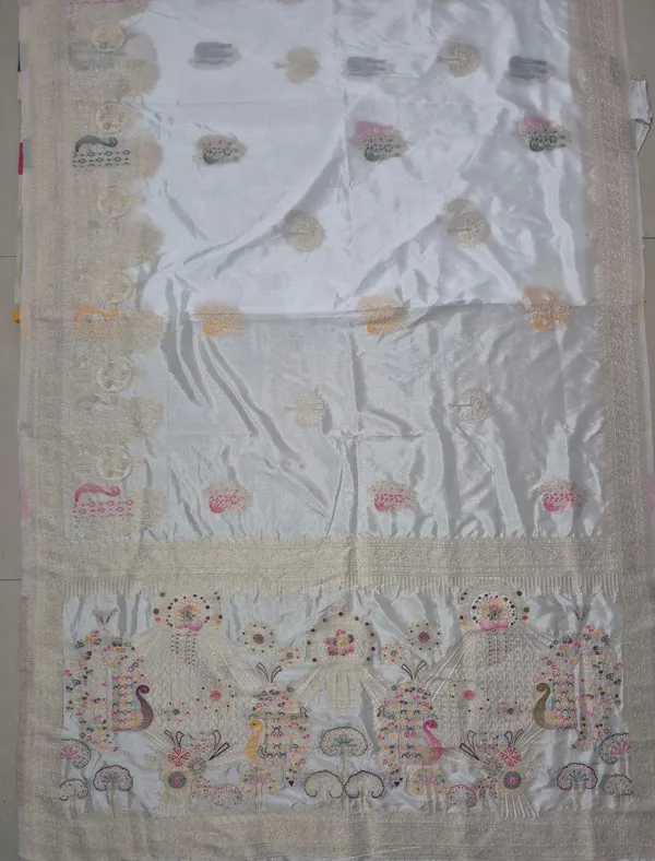 Off_White_Dola_Silk_Saree_With_Peacock_Floral_Designer_Pallu_Default_Title