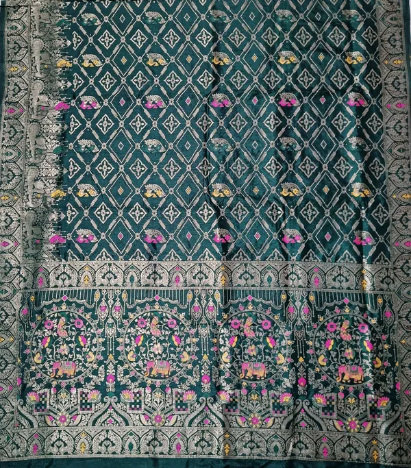 Royal_Bottle_Green_Dola_Silk_Saree_With_Peacock_Elephant_Zari_Border_Default_Title