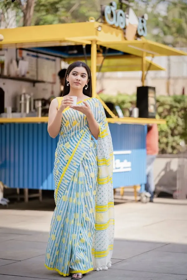 Stylish_Sky_Blue_Yellow_Printed_Linen_Cotton_Saree