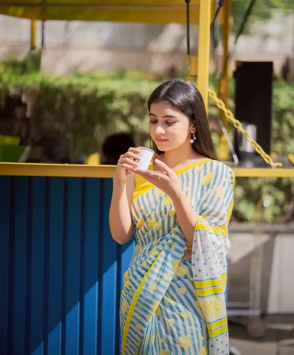 Stylish_Sky_Blue_Yellow_Printed_Linen_Cotton_Saree