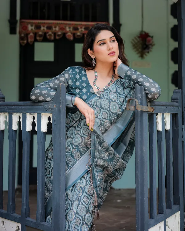 Sophisticated_Grey_Ethnic_Motif_Linen_Cotton_Saree_Default_Title