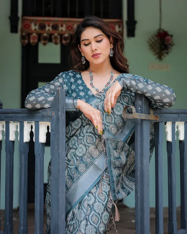 Sophisticated_Grey_Ethnic_Motif_Linen_Cotton_Saree_Default_Title