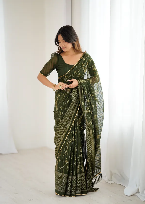 Georgette_Silk_Saree_with_Foil_Work,_Lace_&_Zalar_Lace_Detailing