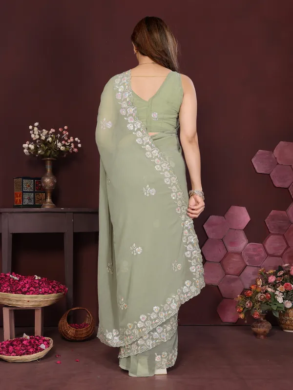 Georgette_Silk_Saree_with_Intricate_Embroidery_Work_&_Matching_Embroidered_Blouse_Piece