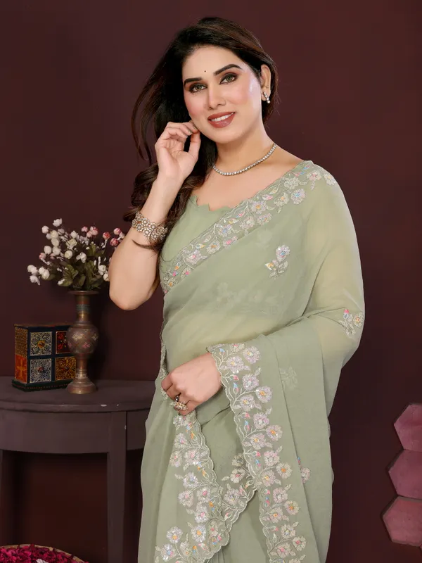 Georgette_Silk_Saree_with_Intricate_Embroidery_Work_&_Matching_Embroidered_Blouse_Piece