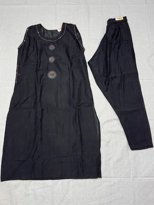 Black_Roman_Silk_Embroidered_Kurta_Set_For_Women
