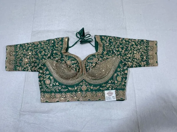 Green_Silk_Traditional_Saree_For_Women