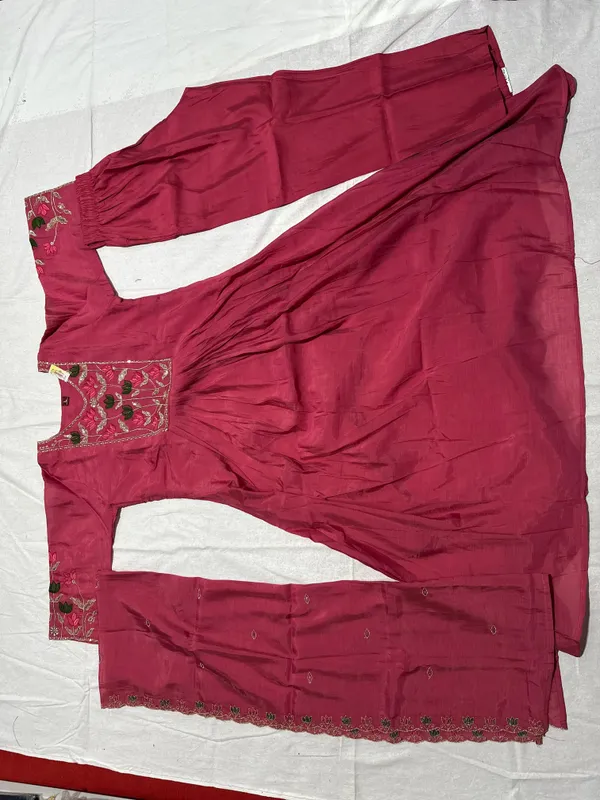 Maroon_Roman_Silk_Embroidered_Kurta_Set_For_Women