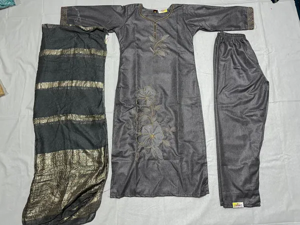 Grey_Roman_Silk_Embroidered_Kurta_Set_For_Women