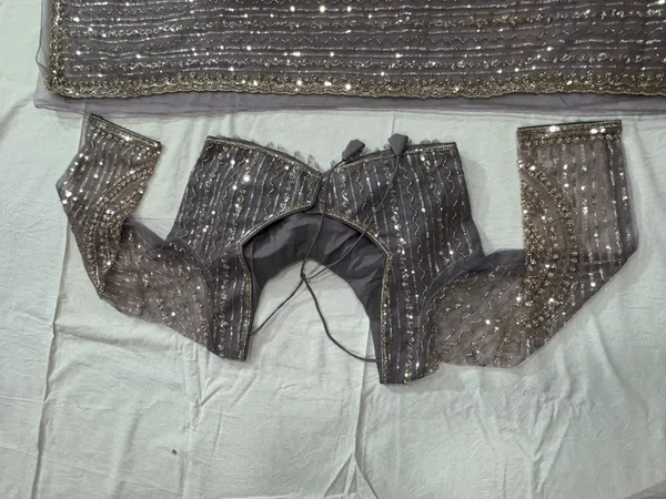 Grey_Net_Traditional_Saree_For_Women