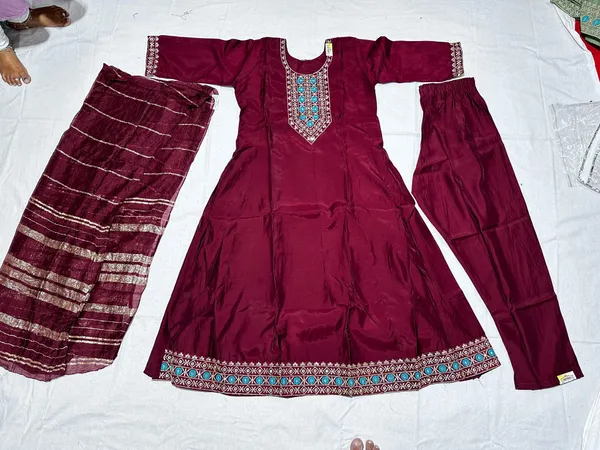 Maroon_Roman_Silk_Embroidered_Kurta_Set_For_Women