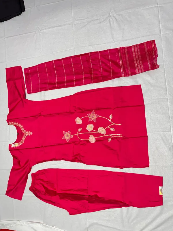 Red_Roman_Silk_Embroidered_Kurta_Set_For_Women