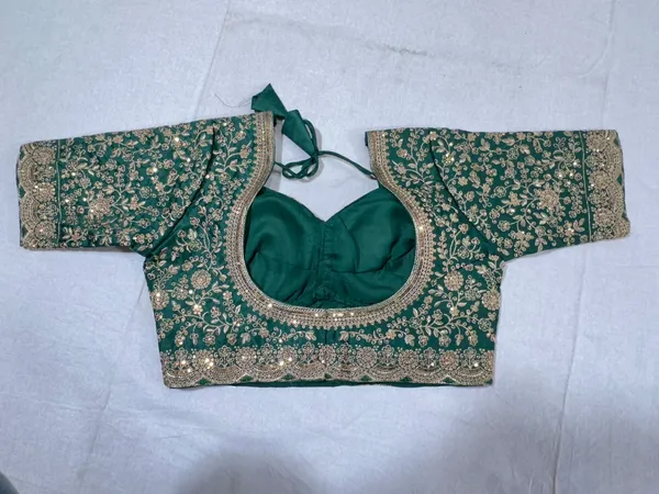 Green_Silk_Traditional_Saree_For_Women