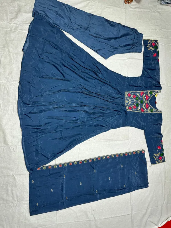 Blue_Roman_Silk_Embroidered_Kurta_Set_For_Women