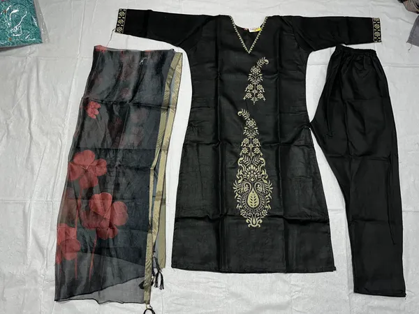 Black_Roman_Silk_Embroidered_Kurta_Set_For_Women