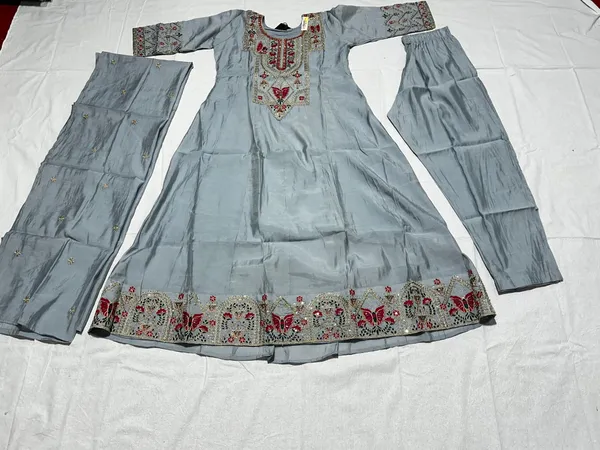Grey_Roman_Silk_Embroidered_Kurta_Set_For_Women