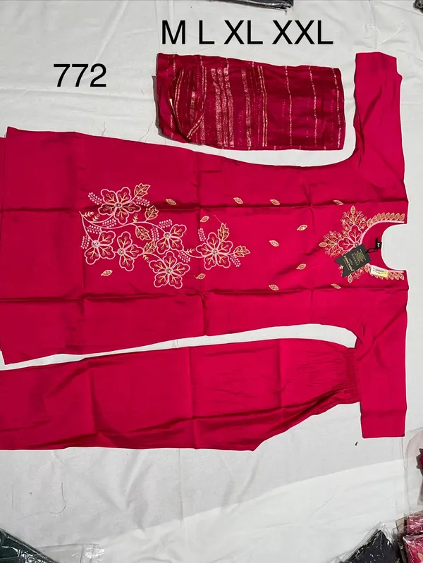 Red_Roman_Silk_Embroidered_Kurta_Set_For_Women