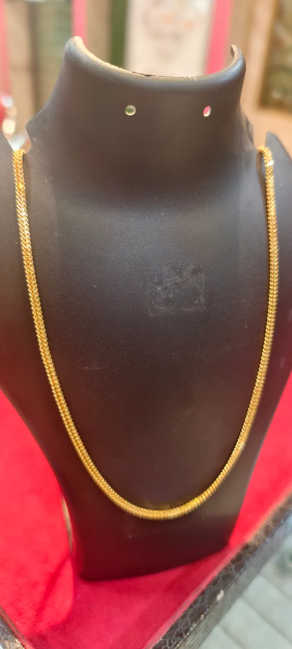 Gold_Alloy_Chain_For_Women
