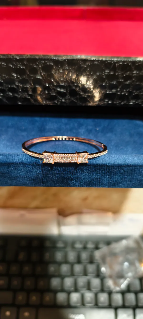 Rose_Gold_Alloy_Bracelet_For_Women