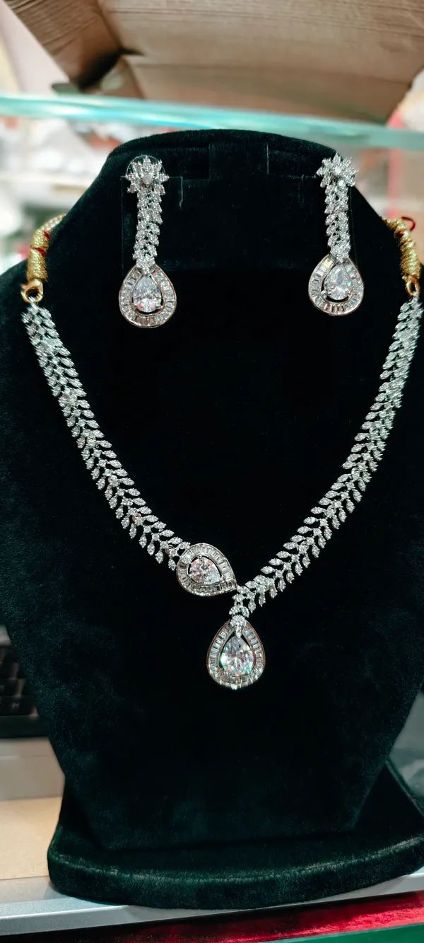Silver_Alloy_Necklace_For_Women