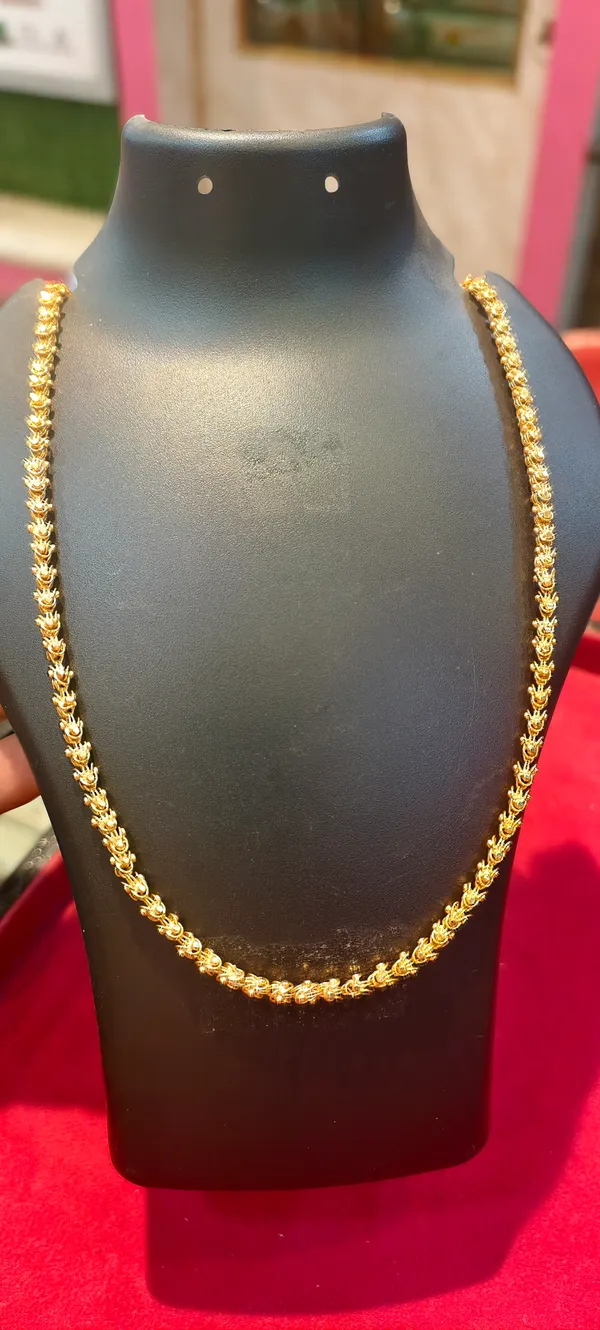 Gold_Alloy_Chain_For_Women