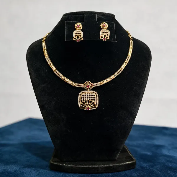 Gold_Alloy_Necklace_For_Women