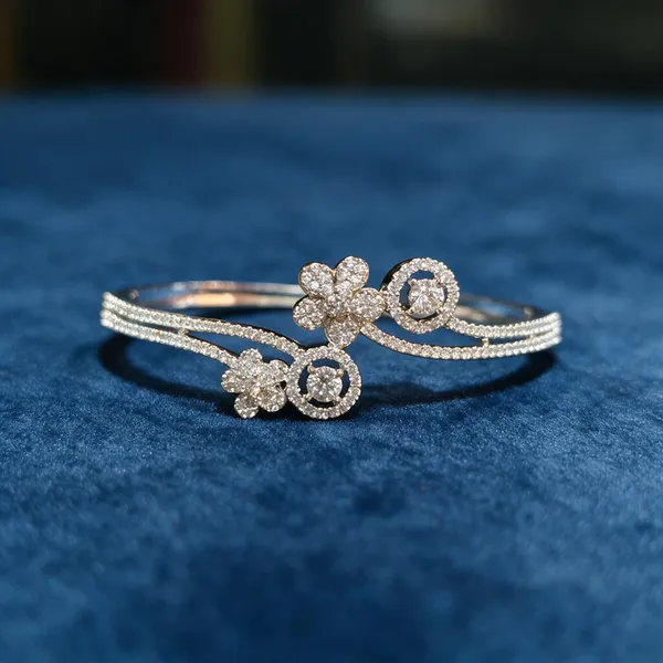 Silver_Alloy_Bracelet_For_Women