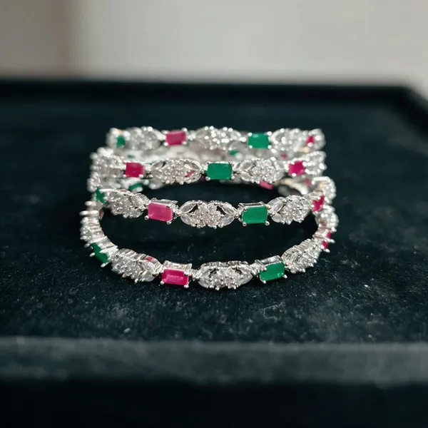 Silver_Alloy_Bangle_For_Women