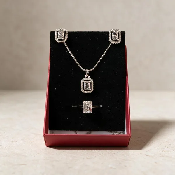 Silver_Alloy_Chain_Pendent_For_Women