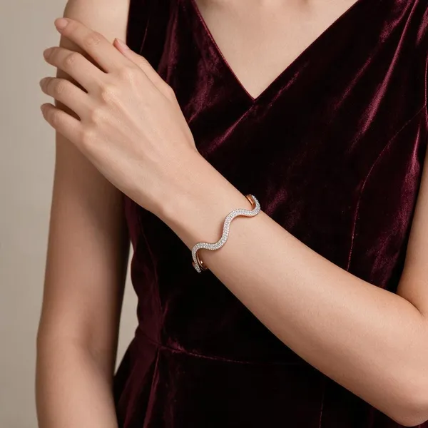 Rose_Gold_Alloy_Bracelet_For_Women