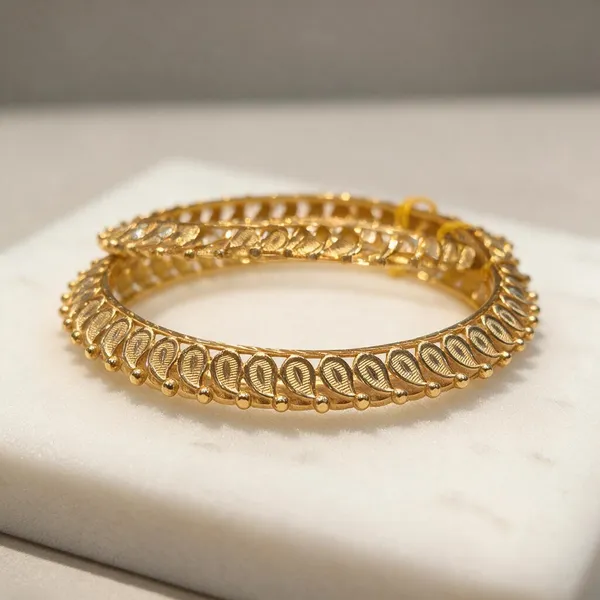 Gold_Alloy_Bangle_For_Women