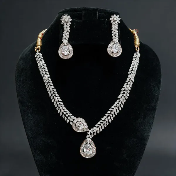 Silver_Alloy_Necklace_For_Women