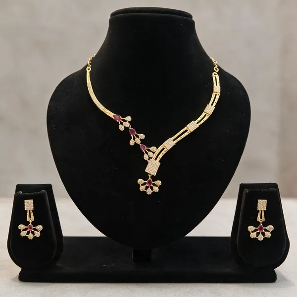 Gold_Alloy_Necklace_For_Women