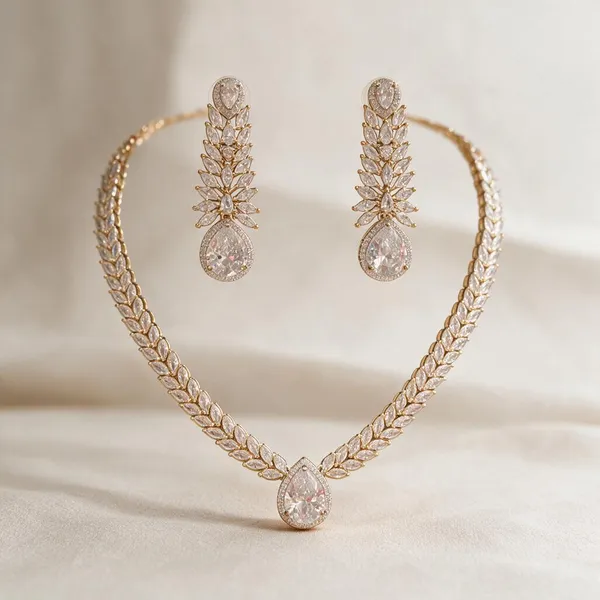 Gold_Alloy_Necklace_For_Women