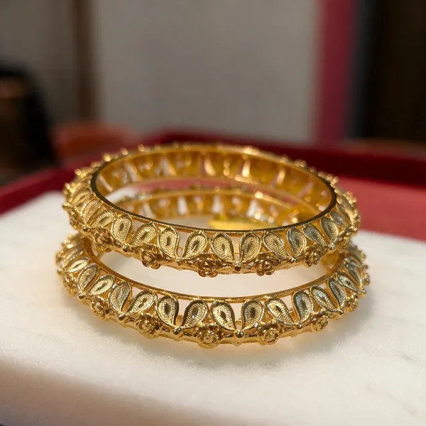 Gold_Alloy_Bangle_For_Women