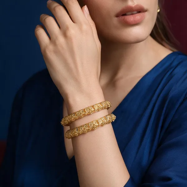 Gold_Alloy_Bangle_For_Women