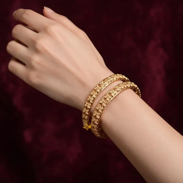 Gold_Alloy_Bangle_For_Women