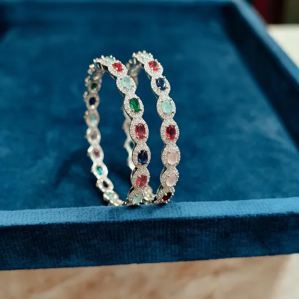 Silver_Alloy_Bangle_For_Women