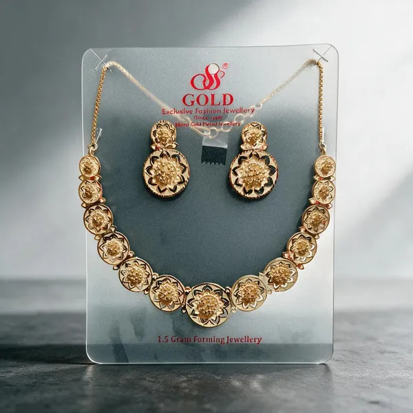 Gold_Alloy_Necklace_For_Women