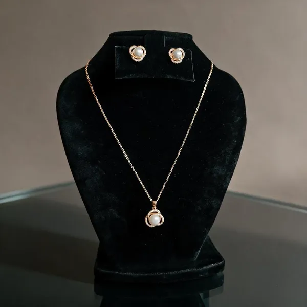 Rose_Gold_Alloy_Chain_Pendent_For_Women