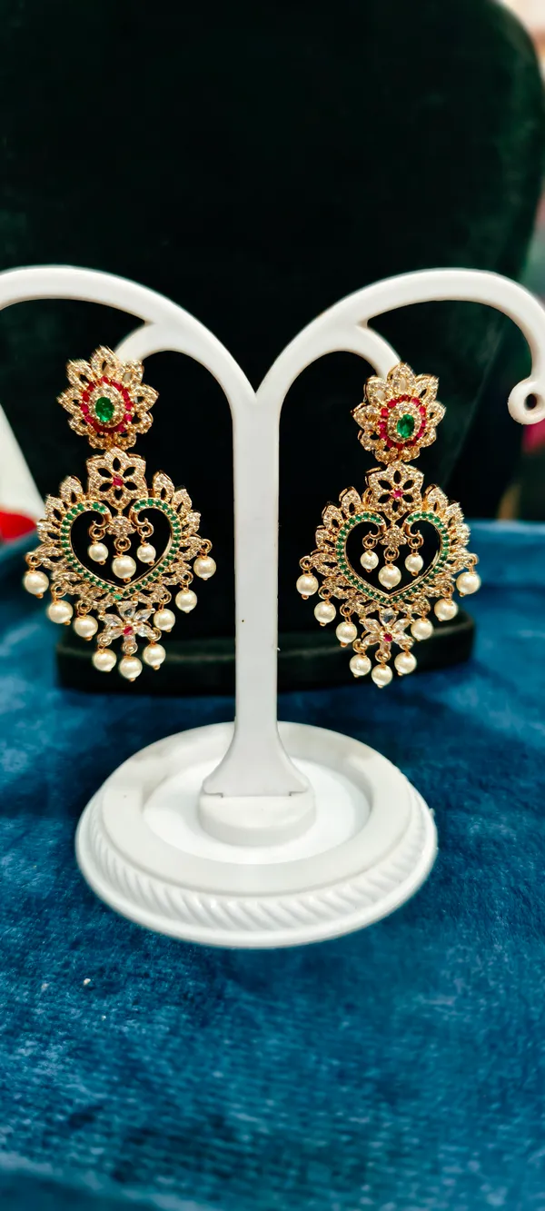 Gold_Alloy_Earring_For_Women