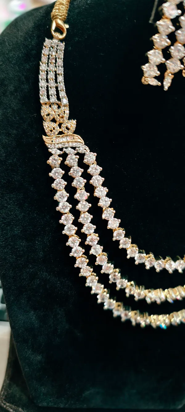 Gold_Alloy_Necklace_For_Women