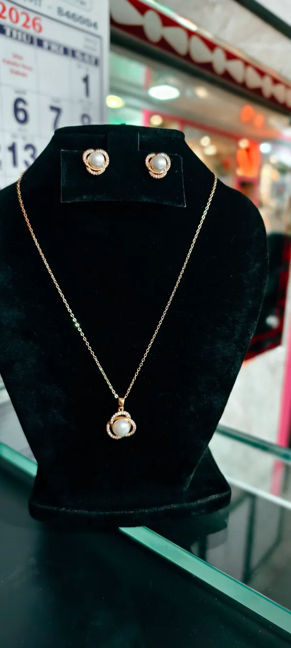 Rose_Gold_Alloy_Chain_Pendent_For_Women