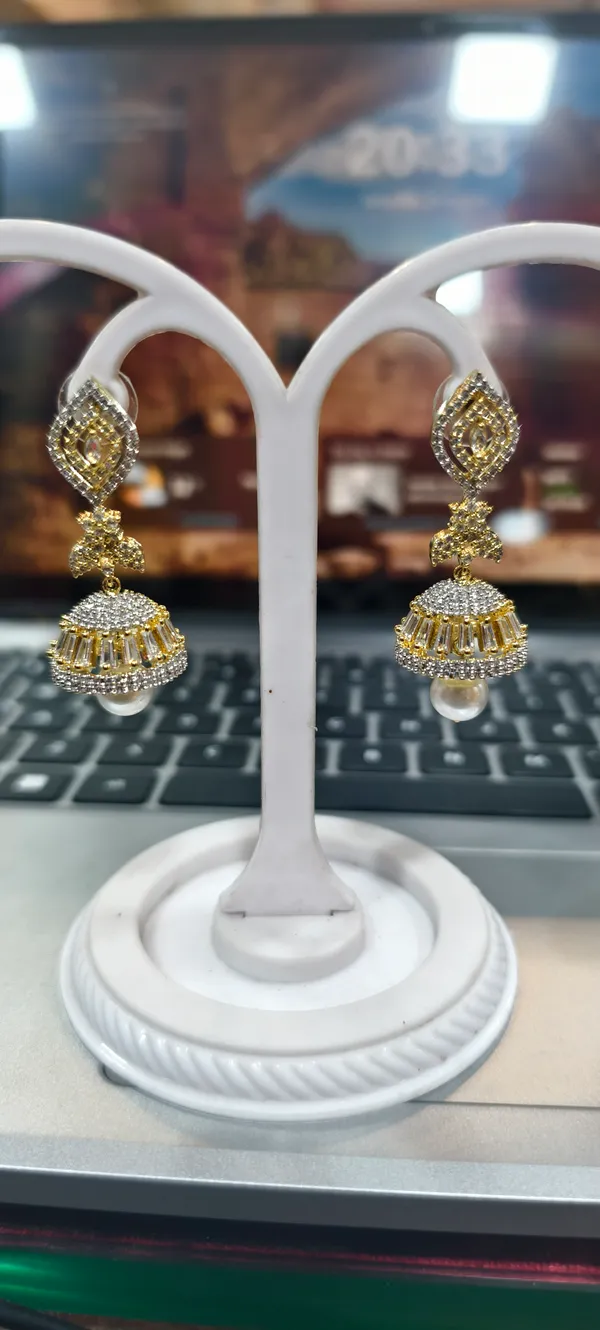 Gold_Alloy_Jhumka_For_Women